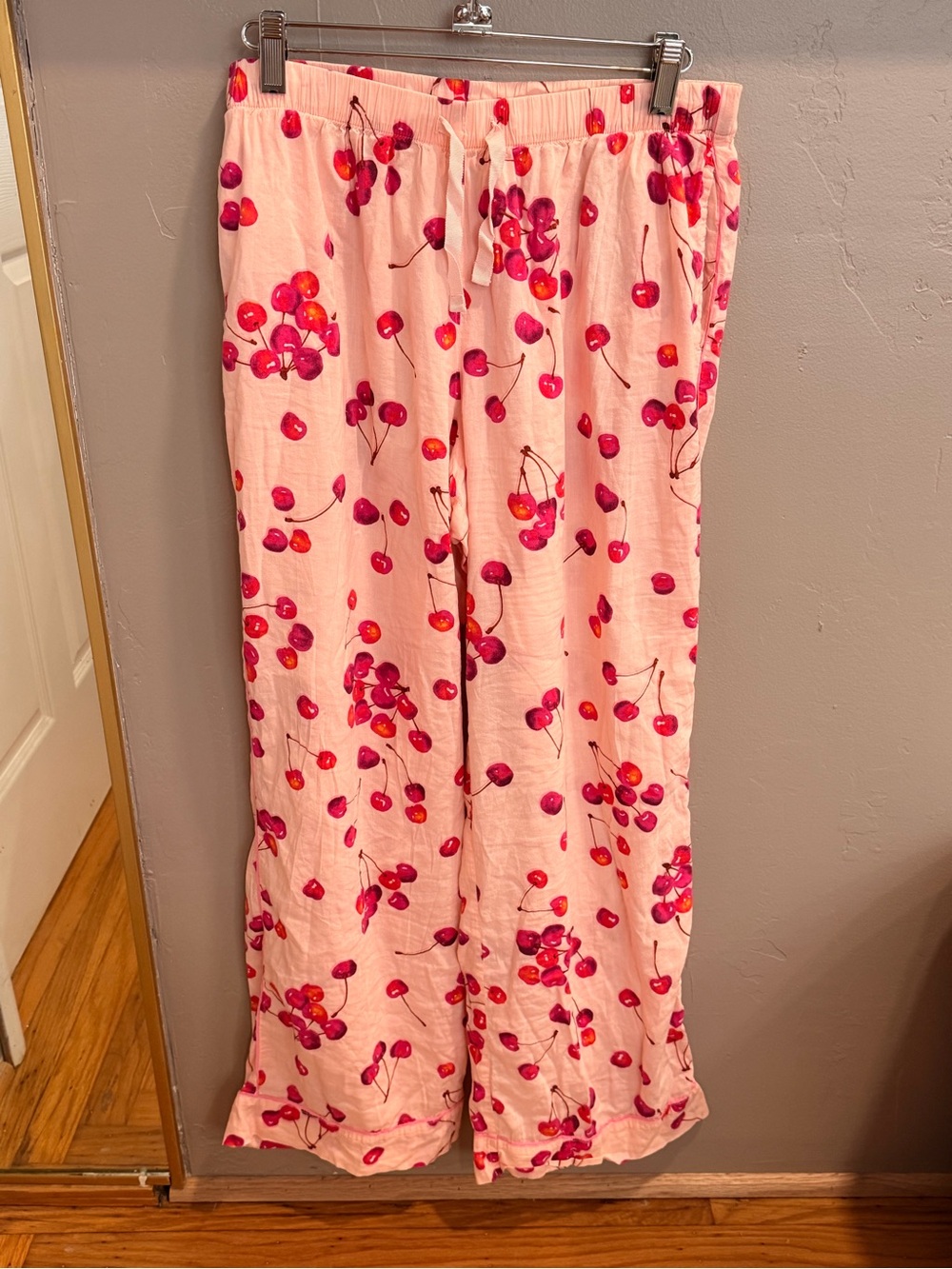 Victoria's‎ Secret Light Peach Pink Cherry-Print Lightweight Lounge Pants #472